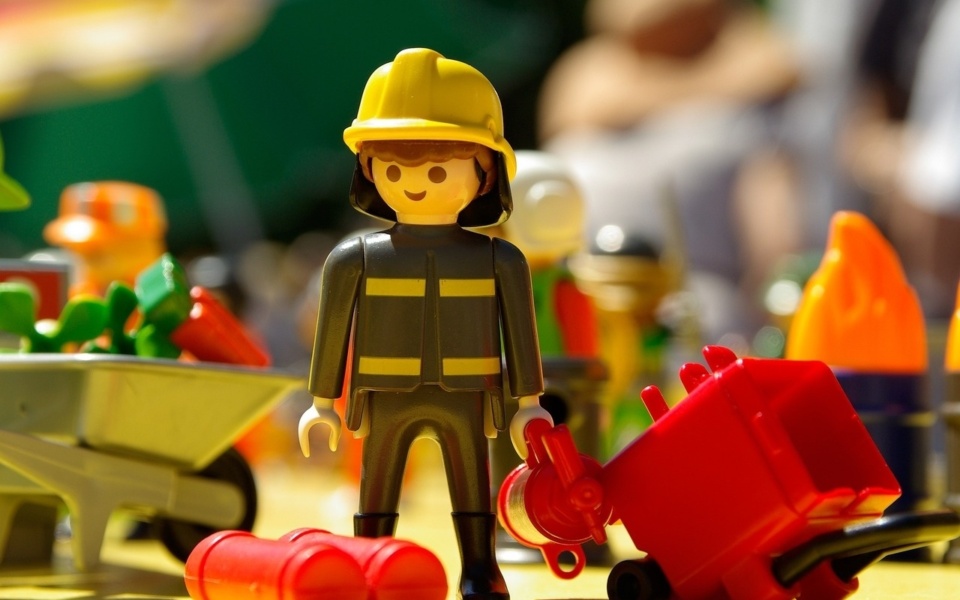 Η ανείπωτη ιστορία: Γιατί οι φιγούρες Playmobil δεν έχουν μύτη | Ιστορία, σχεδιασμός και επιτυχία των εμβληματικών παιχνιδιών>