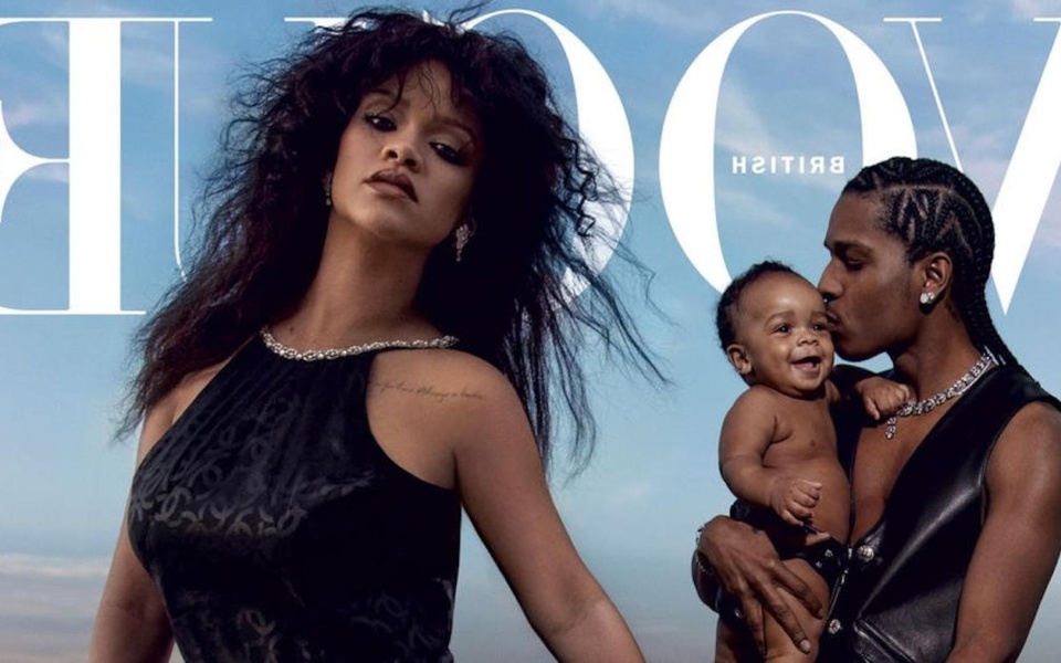 Η αποκλειστική φωτογράφιση της Rihanna στη Vogue: Παρουσιάζοντας τον γιο της και υπερασπιζόμενη την ιδιωτική ζωή>