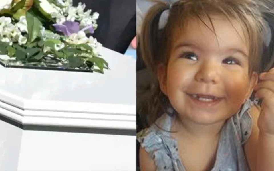 Κηδεία της 2,5 ετών Ελένης: Θλίψη, ταφή, πένθος, τυχαίος θάνατος>