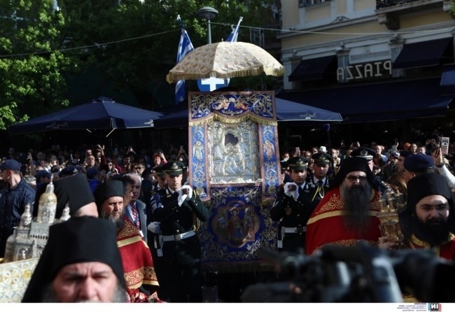 Λαμπρή υποδοχή της εικόνας της Παναγίας ‘Άξιον Εστί’ στην Αθήνα