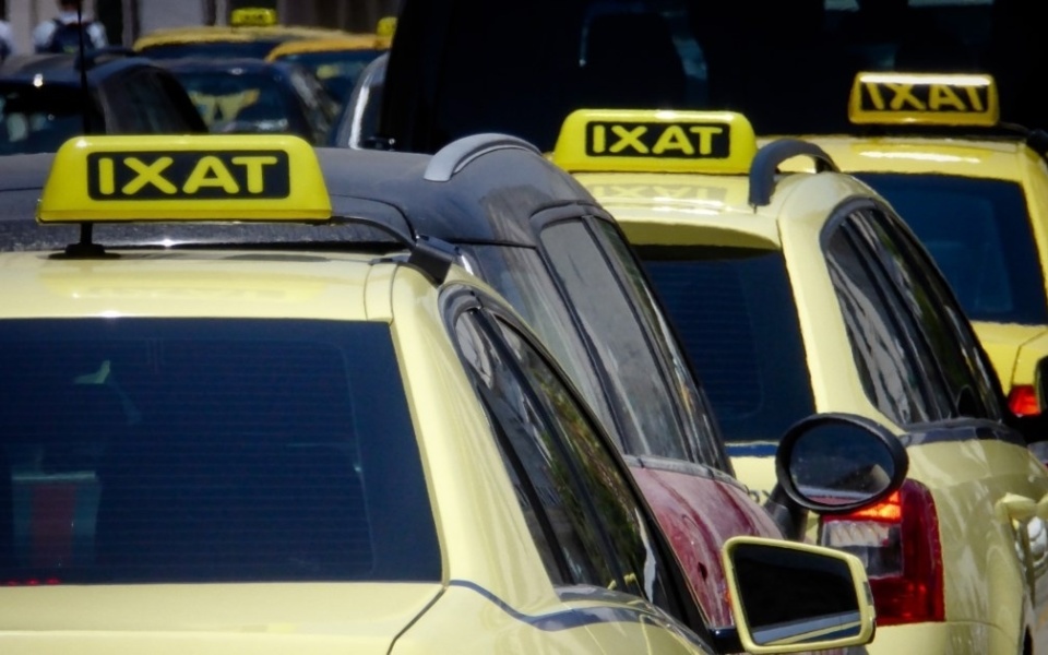 Λήστεψαν οδηγό ταξί στο Χαϊδάρι: Διερεύνηση θανάτου σχετιζόμενου με διέγερση>