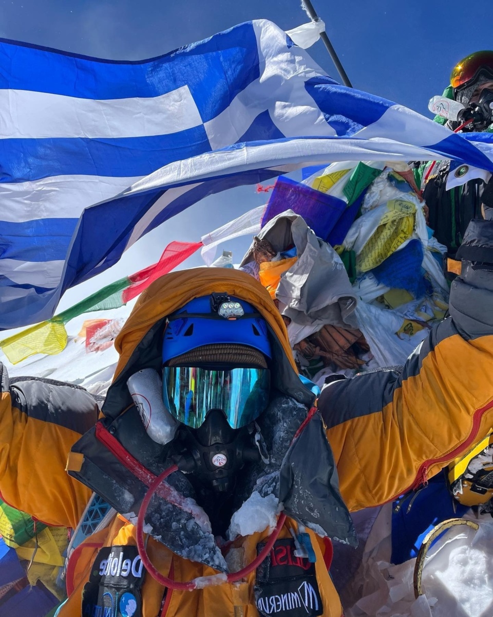 Μάριος Γιαννάκου: Κατακτώντας το Έβερεστ, υψώνοντας την ελληνική σημαία και εμπνέοντας τη ζωή