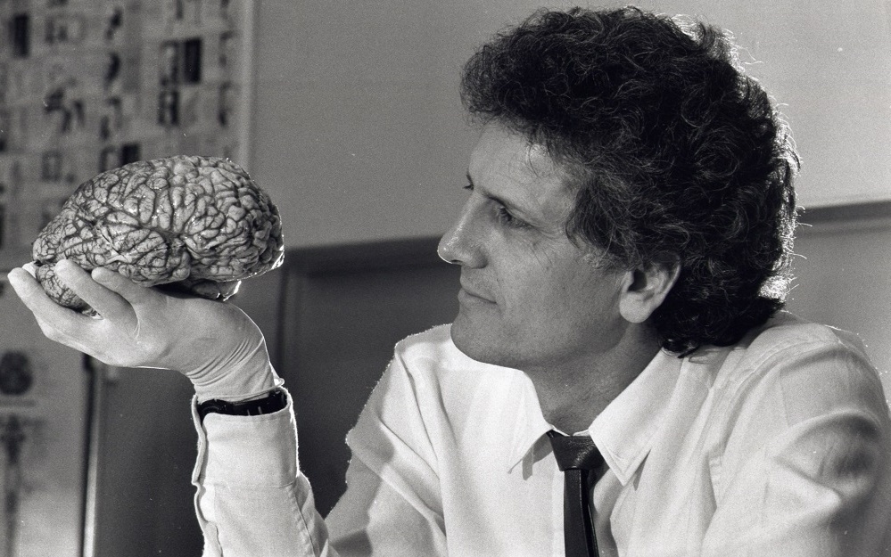 Νευροεπιστήμονας Γιώργος Παξινός: Ο ρόλος του εγκεφάλου στην ανθρώπινη ύπαρξη