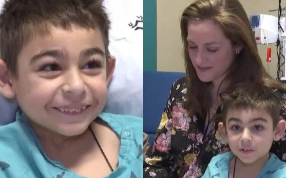 Ο 8χρονος Αλέξιος λαμβάνει μεταμόσχευση νεφρού που του σώζει τη ζωή από τη μητέρα του στο Ισραήλ>
