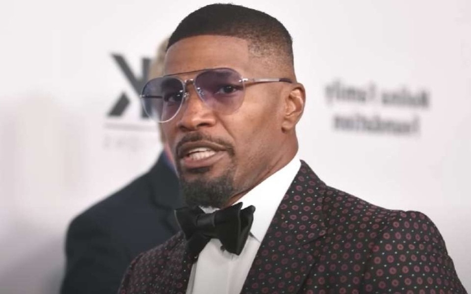 Υγιεινή εκδρομή γκολφ του Jamie Foxx: Μια πολλά υποσχόμενη δημόσια εμφάνιση>