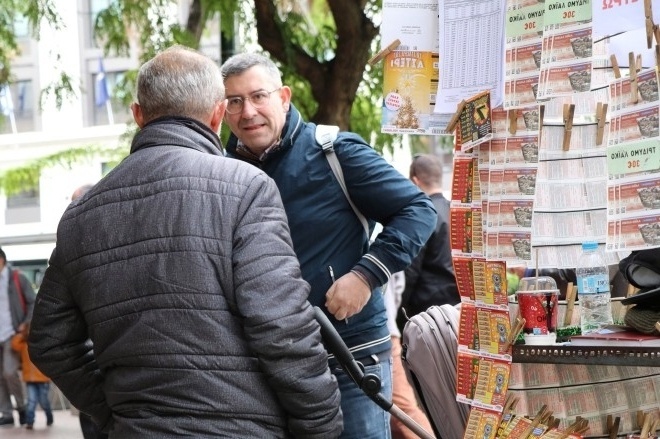 Οικογενειακή εκδρομή στην Αθήνα: Ο Άκης Παυλόπουλος και η Ελένη Φωτοπούλου