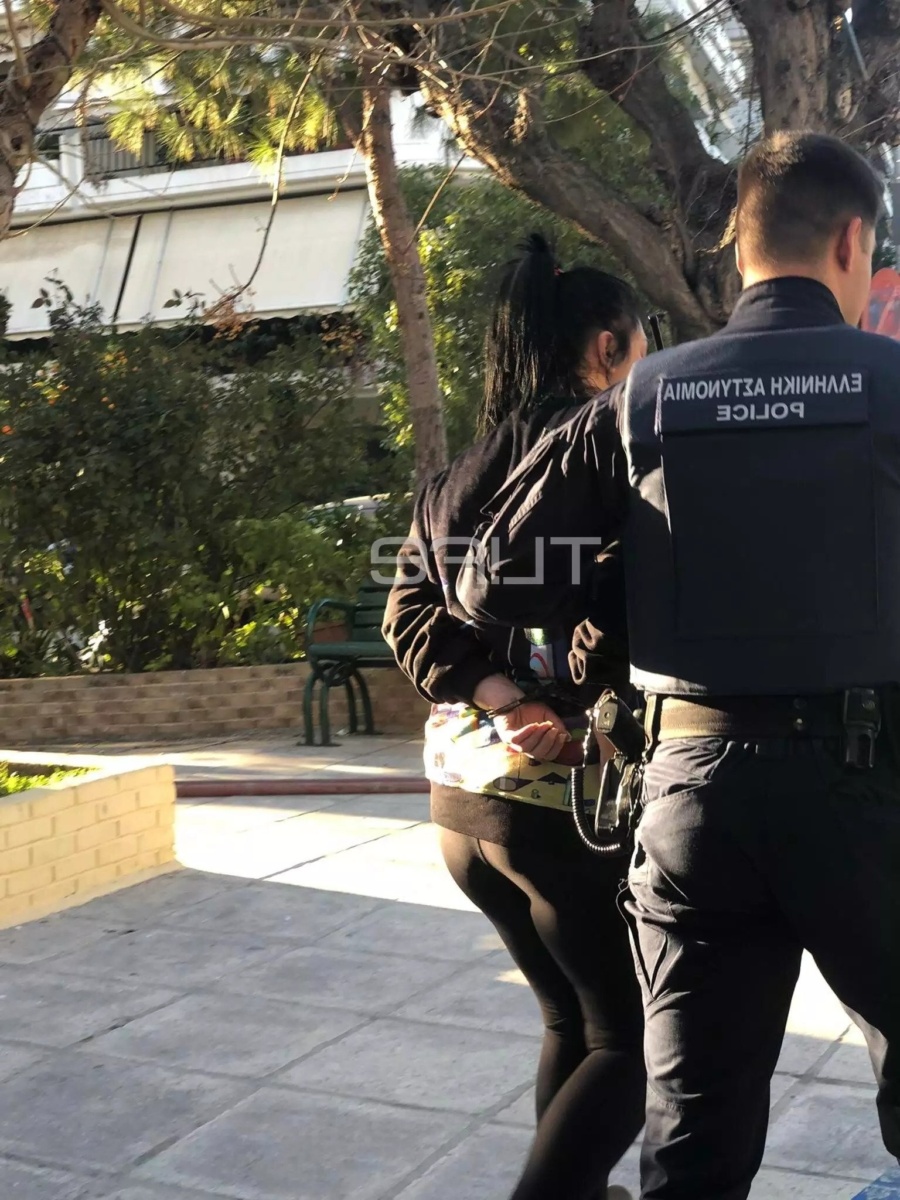 Super Kiki Arrest: Διέρρευσαν φωτογραφίες Influencer με χειροπέδες