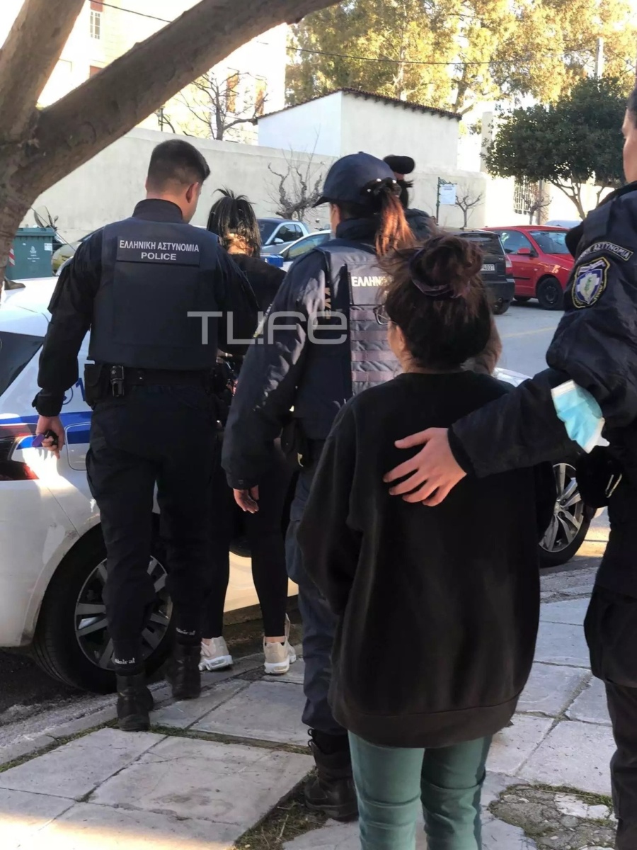 Super Kiki Arrest: Διέρρευσαν φωτογραφίες Influencer με χειροπέδες