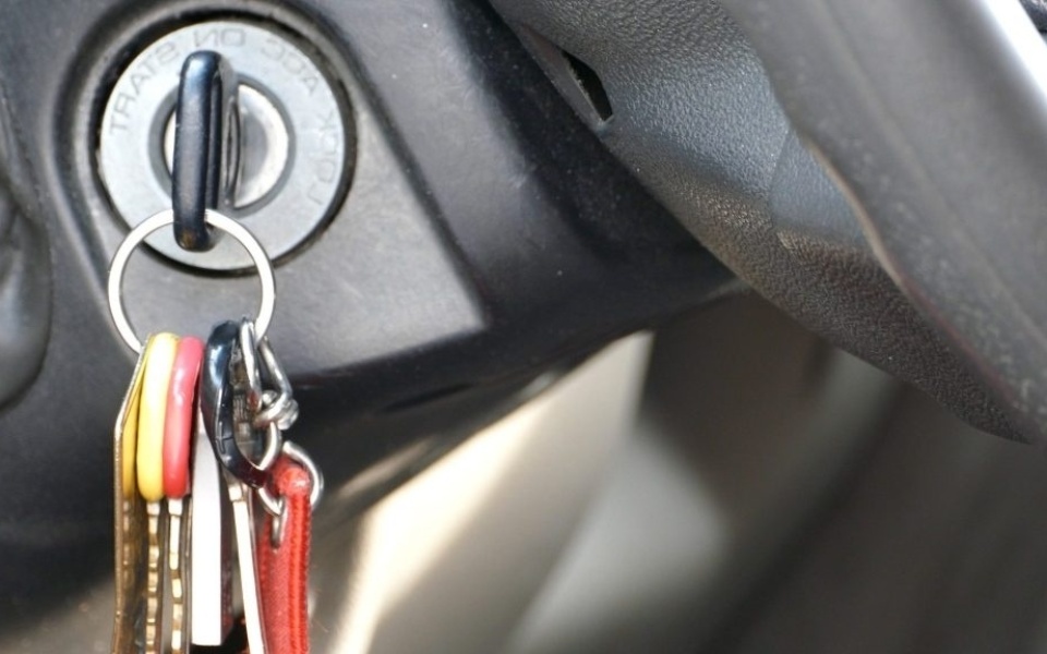 Συνέπειες και λύσεις: Βγάλτε το κλειδί κατά την οδήγηση>