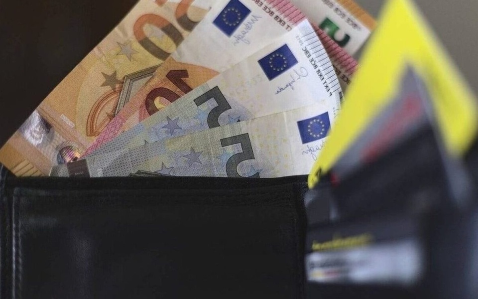 Τα κενά του ελληνικού χρηματοπιστωτικού συστήματος: Οι κατασχέσεις πληρώνουν περισσότερο από τις ρυθμίσεις οφειλών, δείχνει η έκθεση της AADE>