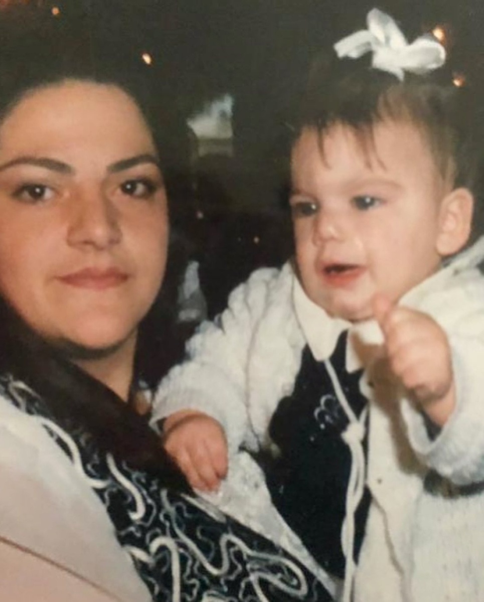 Ταξίδι στη μητρότητα με τη Βίκυ Σταυροπούλου: Το ειλικρινές μήνυμα της Δανάη Μπάρκα για την Ημέρα της Μητέρας