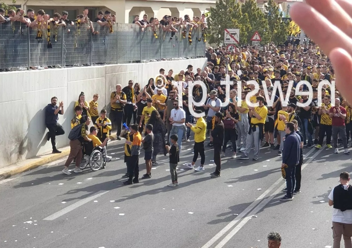 Το εμπνευσμένο αφιέρωμα των οπαδών της ΑΕΚ σε άτομο με αναπηρικό αμαξίδιο