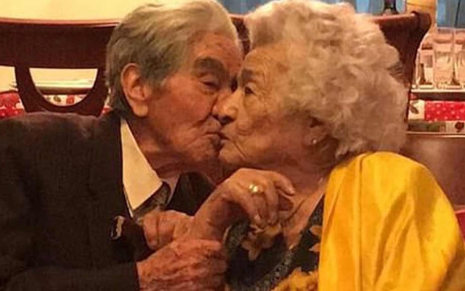 Το γηραιότερο ζευγάρι του κόσμου: Μια ιστορία αγάπης που άντεξε στις προκλήσεις>