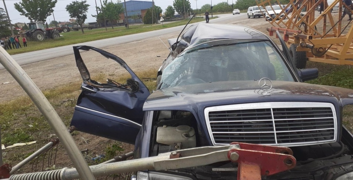 Τραγικό τροχαίο ατύχημα: Νεκρός οδηγός, σε κρίσιμη κατάσταση – Σοκαριστικές φωτογραφίες