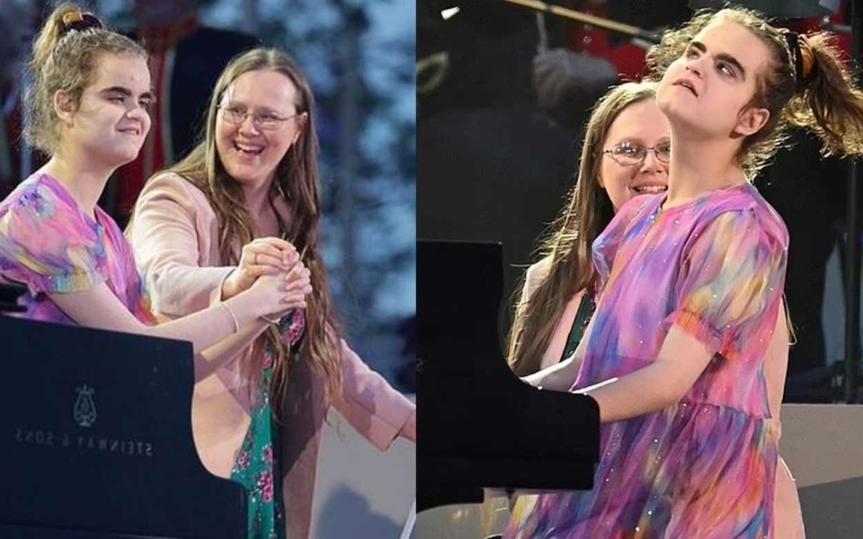 Τυφλός πιανίστας με αυτισμό συγκινεί τον βασιλιά Κάρολο και τη βασίλισσα Καμίλα σε συναυλία στο Λονδίνο>