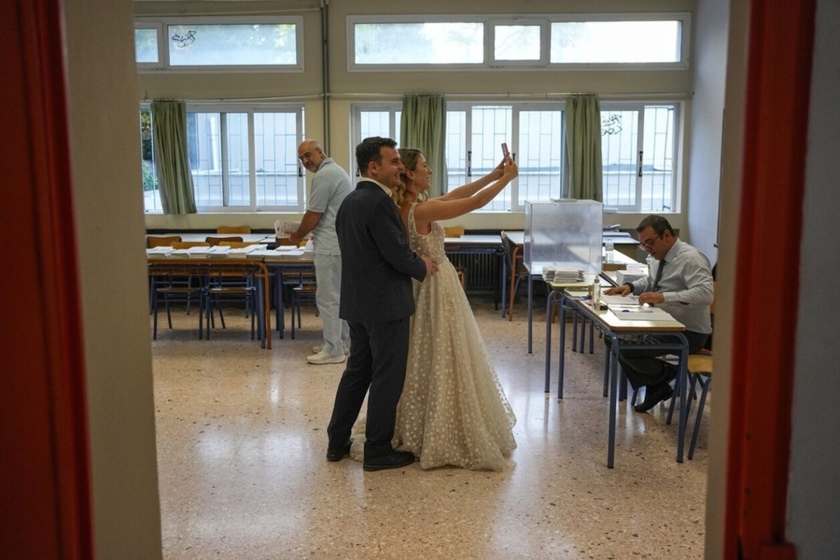 Αφιέρωση του νεόνυμφου ζευγαριού: Ψηφοφορία μετά το γαμήλιο πάρτι
