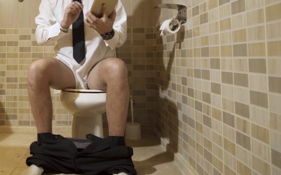 Ακολουθεί νομική μάχη: Κινέζος άνδρας απολύθηκε για μακρά διαλείμματα τουαλέτας>