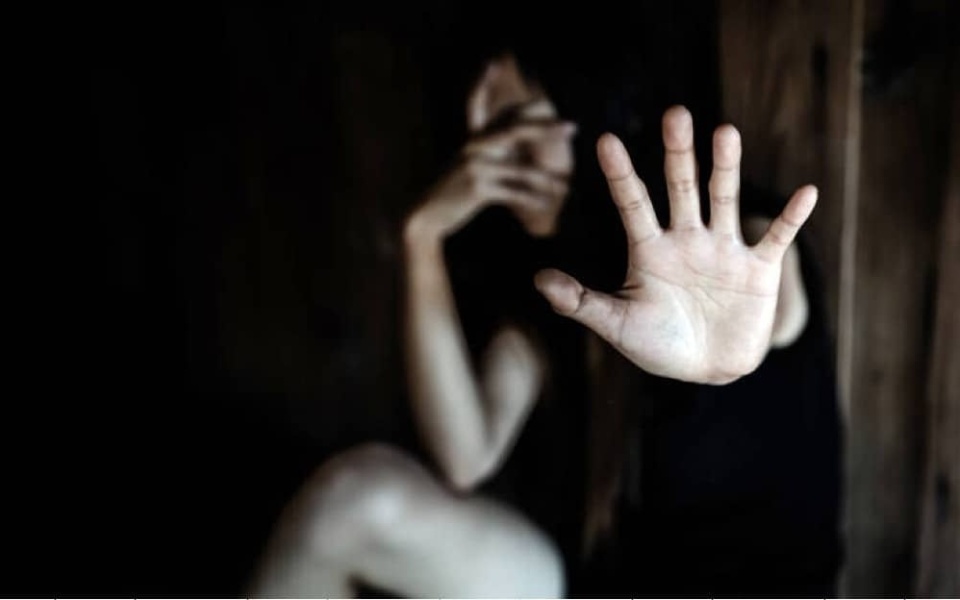 Ανησυχητική υπόθεση: Διαστροφή 50χρονου άνδρα – Βιασμός και κατάχρηση ναρκωτικών σε ανήλικη>
