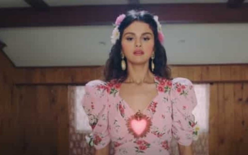 Η Selena Gomez επιστρέφει: Νέα μουσική, ταξίδι στο Παρίσι και συναρπαστικά έργα>