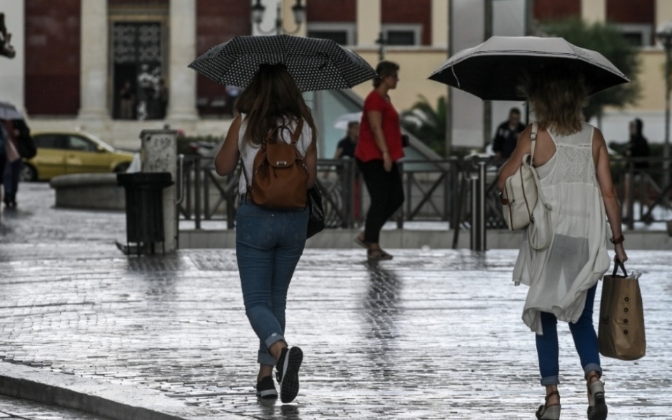 Απρόβλεπτος καιρός: Βαλκανικό ψυχρό μέτωπο φέρνει καταιγίδες & πτώση της θερμοκρασίας>