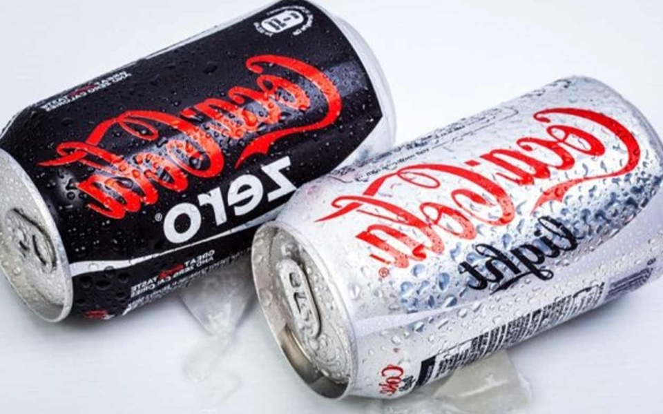 Coca Cola: Light vs Zero – Ξετυλίγοντας το κουβάρι της πιο υγιεινής επιλογής>