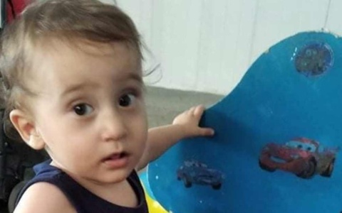 Δωρίστε τώρα!: Βοηθήστε τον 2χρονο Άγγελο να καταπολεμήσει τον επιθετικό καρκίνο>