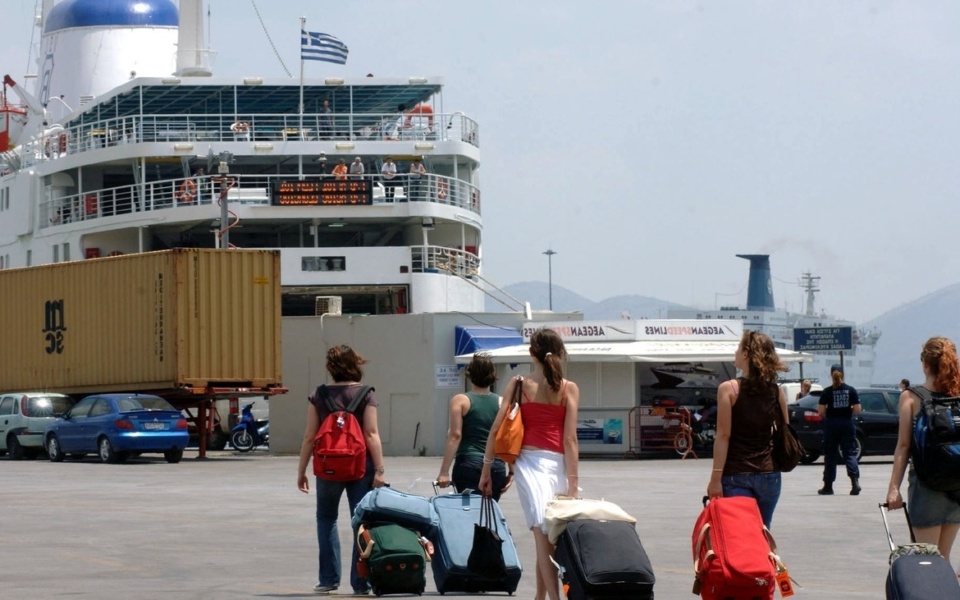 Εισιτήρια πλοίων: Tο κόστος των διακοπών και το πρόγραμμα κοινωνικού τουρισμού>