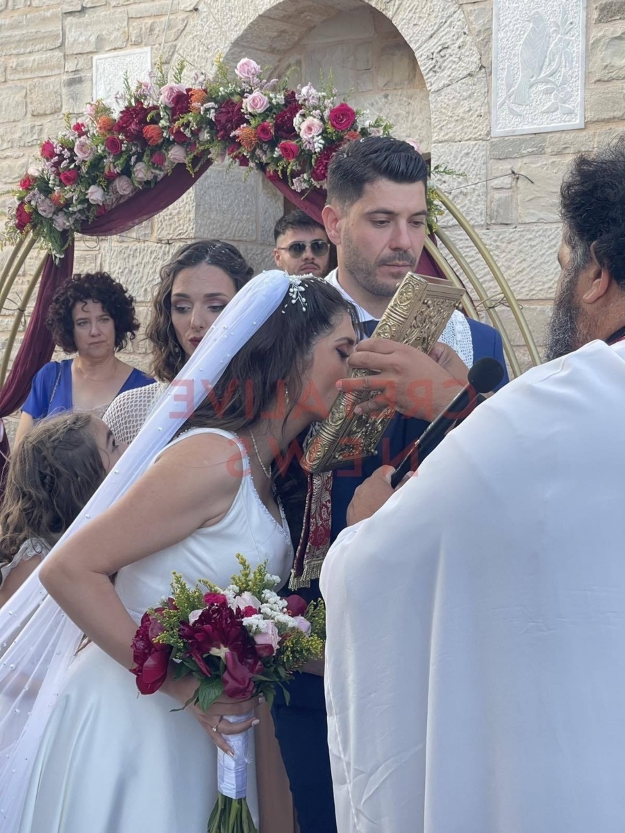 Ένα ταξίδι γάμου και βάπτισης: Η μεταστροφή της Τουρκάλας γυναίκας για τον έρωτα