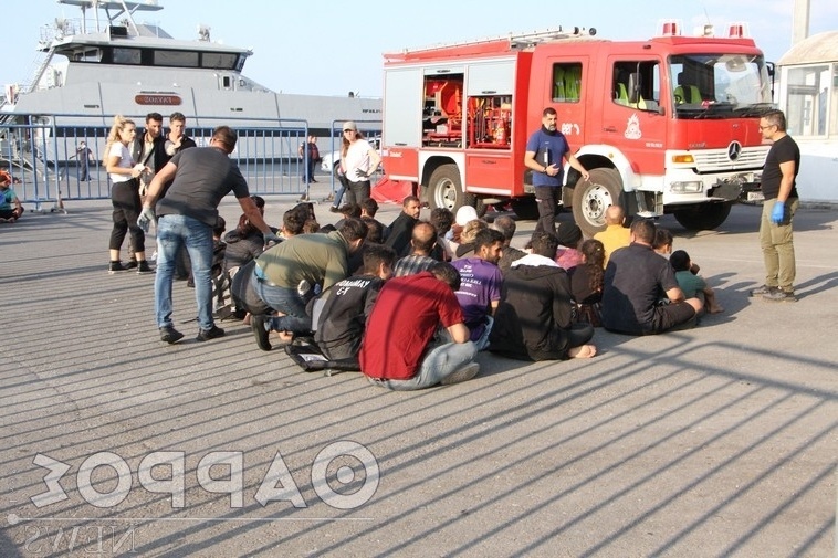 Επιχείρηση διάσωσης: 63 μετανάστες σώθηκαν από ιστιοφόρο χωρίς πηδάλιο στο Ιόνιο Πέλαγος