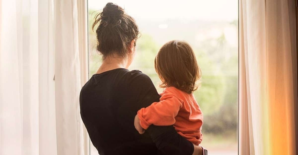 Επίδομα ΟΠΕΚΑ: Ανοιχτές αιτήσεις για 700-1.000 ευρώ σε μητέρες