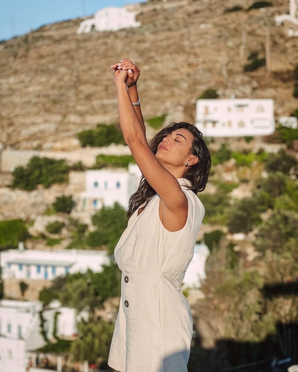 Ευγενία Σαμαρά: Η πιο όμορφη γυναίκα στην Ελλάδα φοράει ένα κομψό μπικίνι