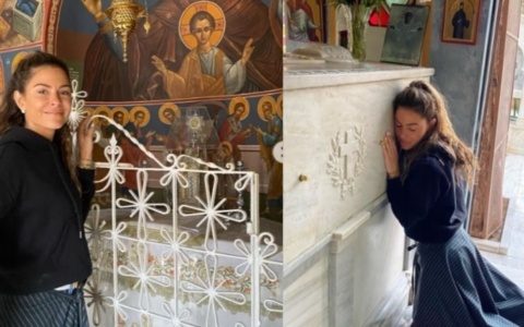 Η συγκλονιστική συνάντηση της Μαρίας Μενούνος στον τάφο του Αγίου Νεκταρίου στην Αίγινα>
