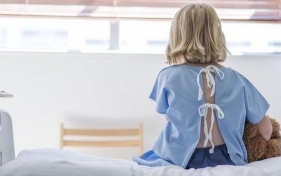 Κρούσμα στρεπτόκοκκου στη Νάουσα: 7 παιδιά επηρεάστηκαν, 3 συνδέονται με το περιβάλλον του 7χρονου – Παιδιατρική φροντίδα και προκλήσεις>
