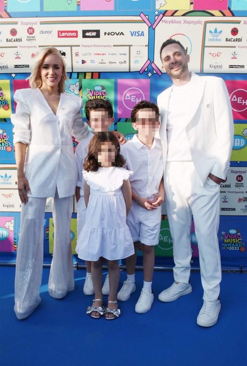 Μια οικογενειακή υπόθεση: Τα παιδιά της Καλομοίρας λάμπουν στη σκηνή των MAD VMA