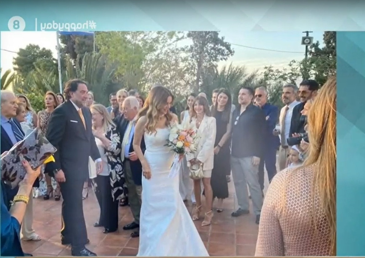 Μια συναρπαστική γιορτή στη Γλυφάδα: Ο παραμυθένιος γάμος της Ελίνας Κέφη στα 50 της χρόνια