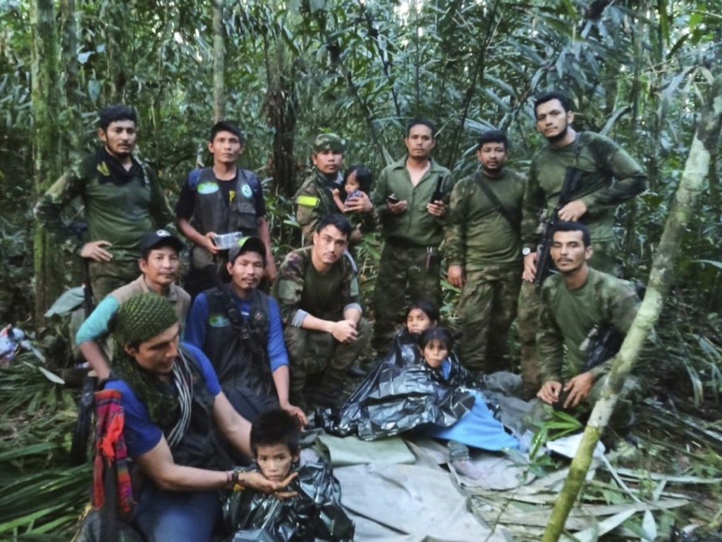 Νεαρός ήρωας Leslie: Φροντίζοντας τα αδέλφια στη ζούγκλα της Κολομβίας για 40 ημέρες