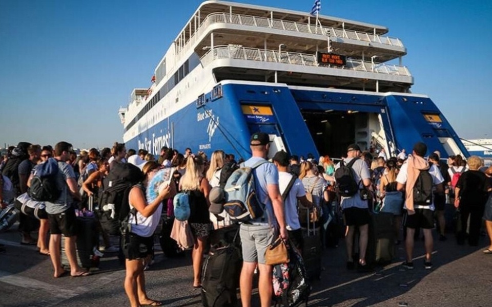Προσιτές διακοπές σε ελληνικά νησιά: Σύγκριση κόστους & εναλλακτικές λύσεις>