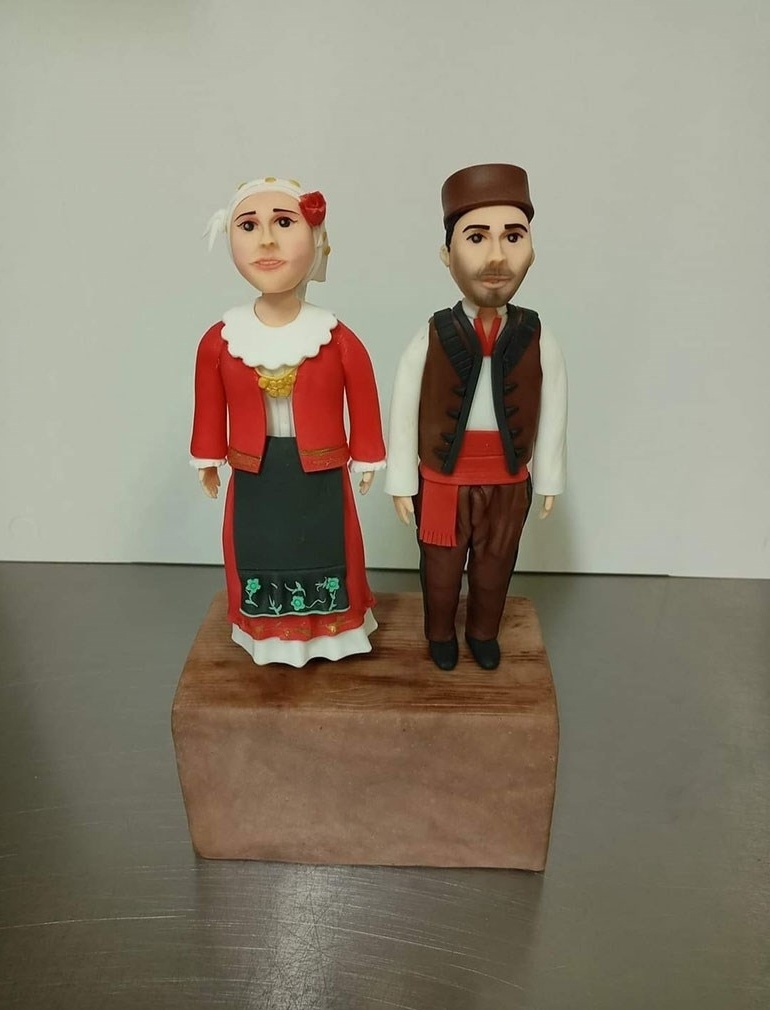 Sugar Paste Dolls: Παραδοσιακή ενδυματολογία από το ζαχαροπλαστείο Νέας Πέλλας