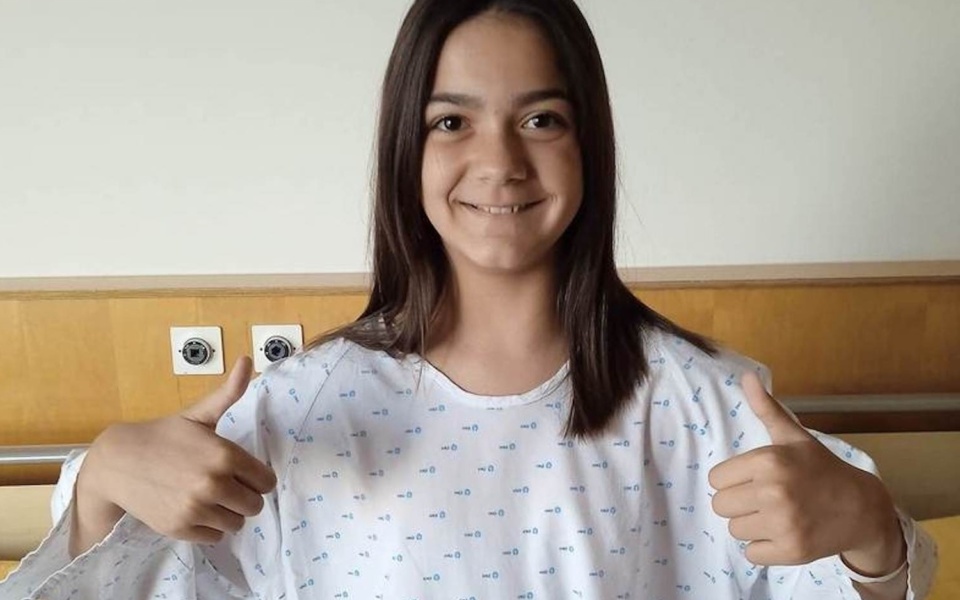 Θαυματουργή ανάκαμψη: Η 12χρονη Λευκωσία θριαμβεύει μετά από χειρουργική επέμβαση όγκου κλείδας>