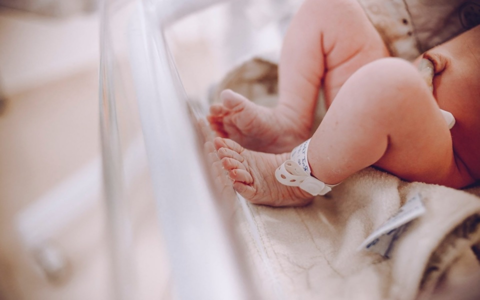 Θαυματουργή γέννηση: Έγκυος με λευχαιμία γεννά υγιές μωρό | PAGNI>