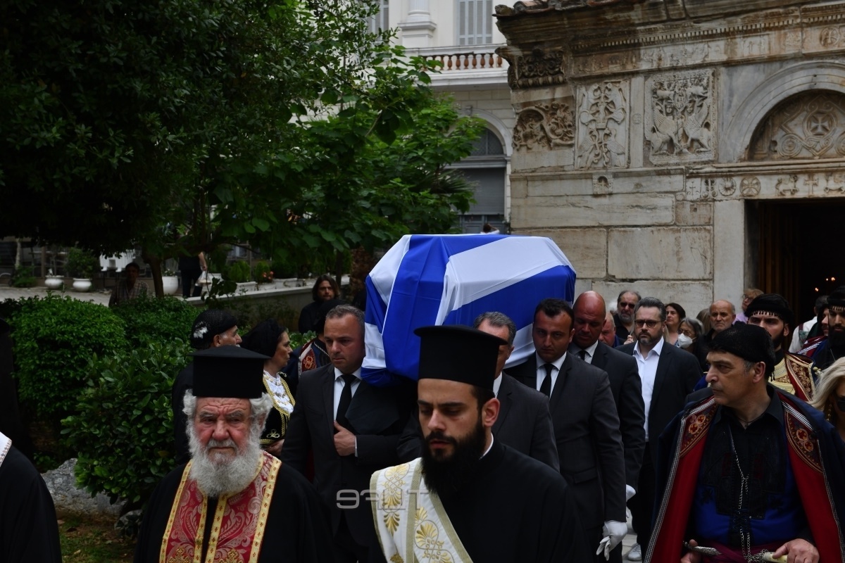 Τιμώντας τον μεγάλο συνθέτη: Αποχαιρετισμός στον Γιάννη Μαρκόπουλο