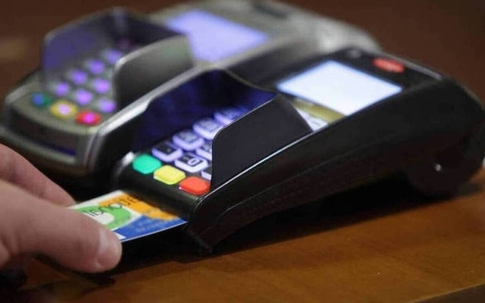 Το τέλος των μετρητών: Άνοδος των χρεωστικών καρτών και των ψηφιακών πληρωμών>