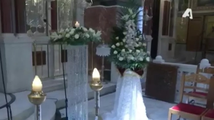 Τραγική ειρωνεία στην κηδεία: Τα λουλούδια του γάμου της κόρης του Γιάννη Φλωρινιώτη βρίσκουν έναν πανηγυρικό σκοπό