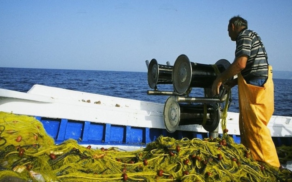 Τραγική πραγματικότητα: Νεκροί μετανάστες στα δίχτυα των ψαράδων – Οι «χρυσοί» διακινητές της Τυνησίας>