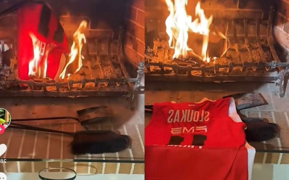 Φλογερή διαμαρτυρία: Οπαδός του Ολυμπιακού έκαψε τη φανέλα του Σλούκα με αφορμή τη μεταγραφή του στον Παναθηναϊκό>