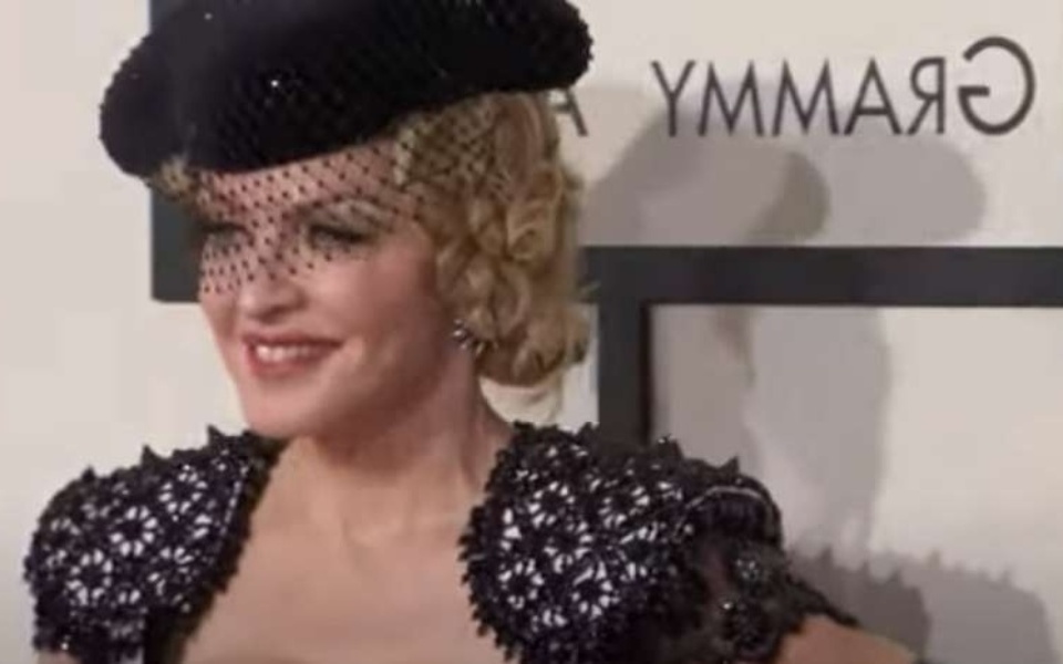 Η ανθεκτική επιστροφή της Madonna: Εμφάνιση στη Νέα Υόρκη μετά από δοκιμασία υγείας>
