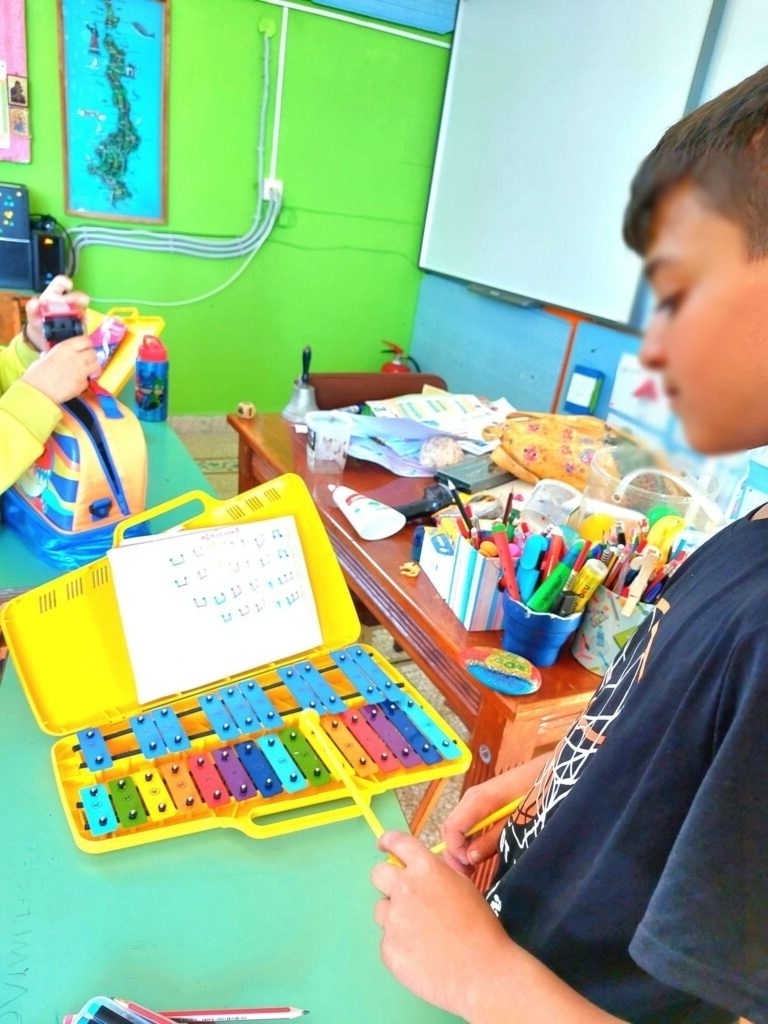 Κλείσιμο του Δημοτικού Σχολείου Διαφανίου στην Κάρπαθο: Ένας γλυκόπικρος αποχαιρετισμός σε μαθητές και δάσκαλο