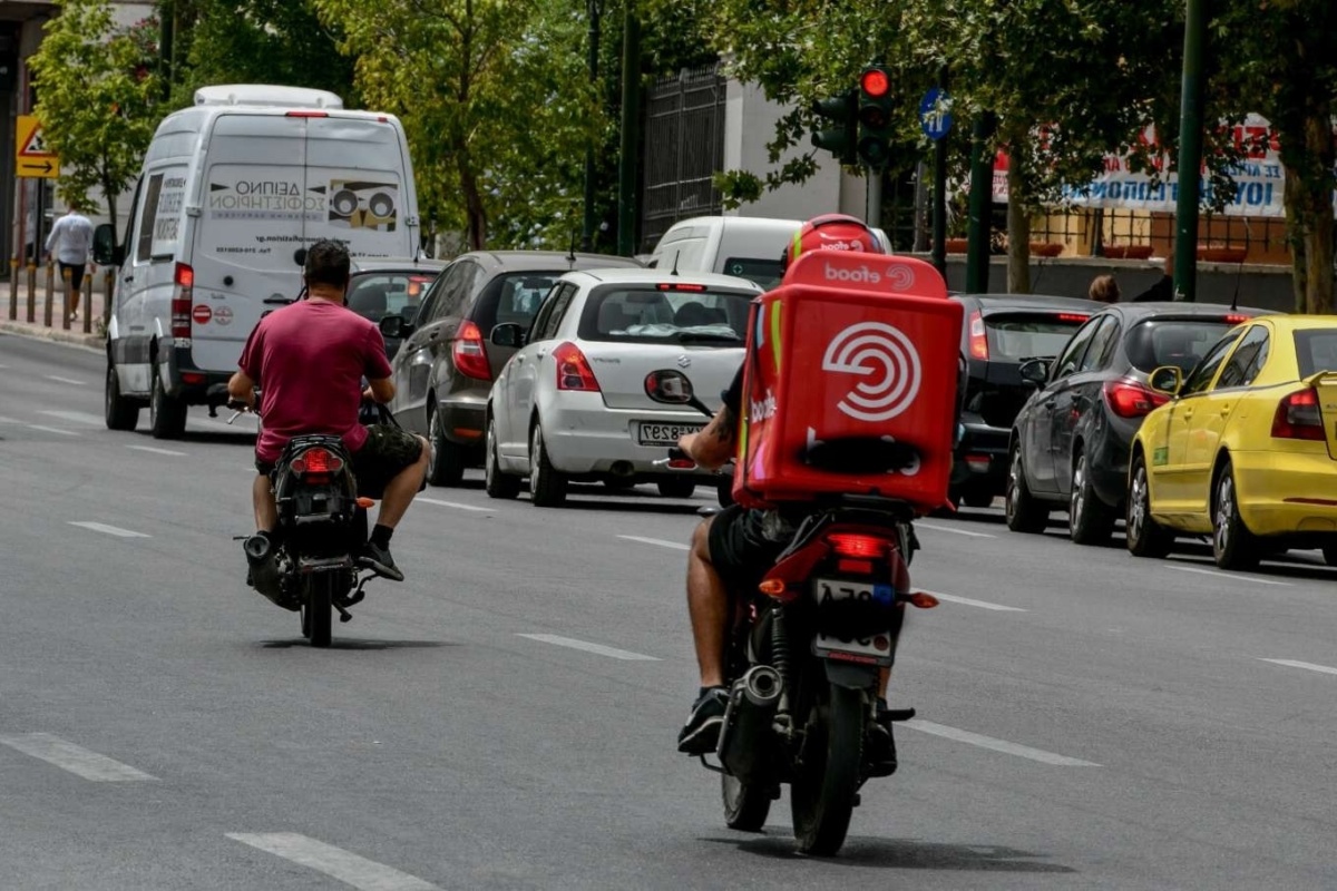 Κύμα καύσωνα «Kleon»: Απόφαση του Υπουργείου Εργασίας σταματά τις παραδόσεις και εφαρμόζει μέτρα ασφαλείας