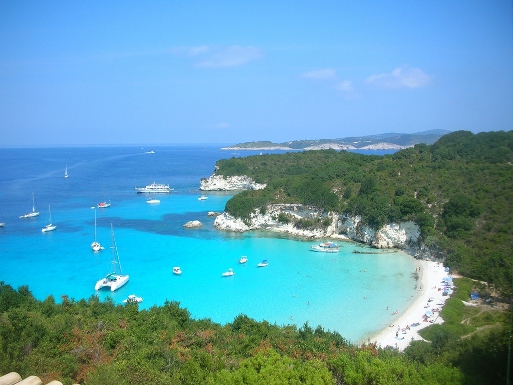 Lulu Waters & Caribbean Envy: Η Μυστική Παραλία Παράδεισος της Ελλάδας