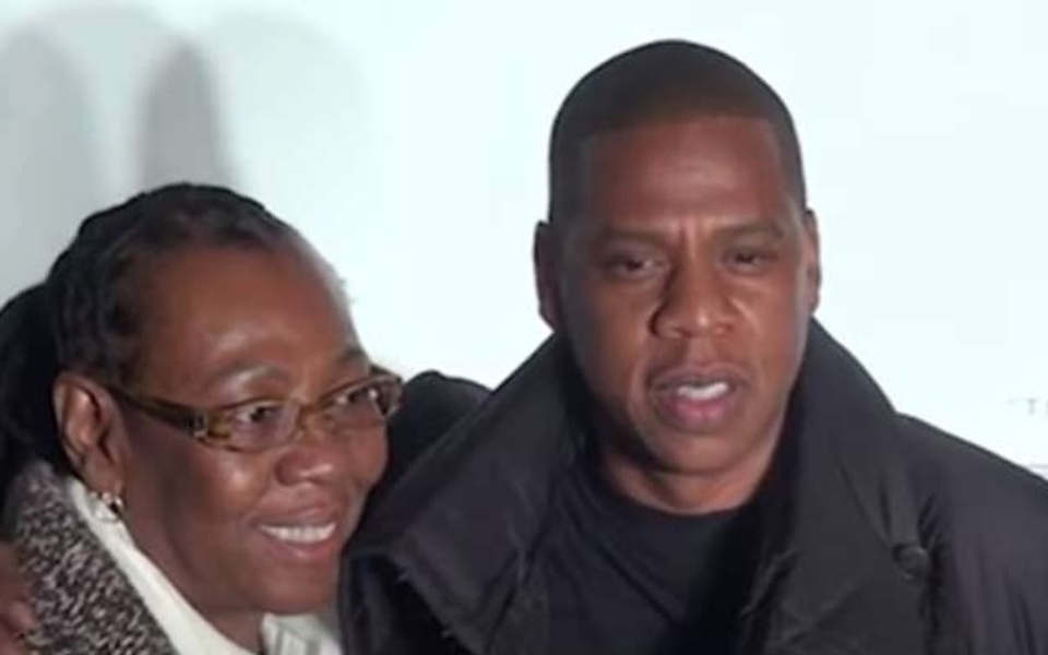 Ο γάμος της μητέρας του Jay-Z: Μια συγκινητική γιορτή με διασημότητες>